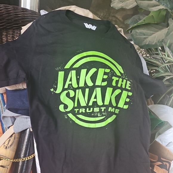 Jake The Snake Size Small Black Cotton T shirt Wrestling Federation - Picture 1 of 2